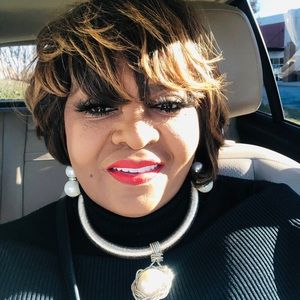 Meet your Posher, Debra